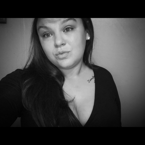 Meet your Posher, Christina - Picture 1 of 1